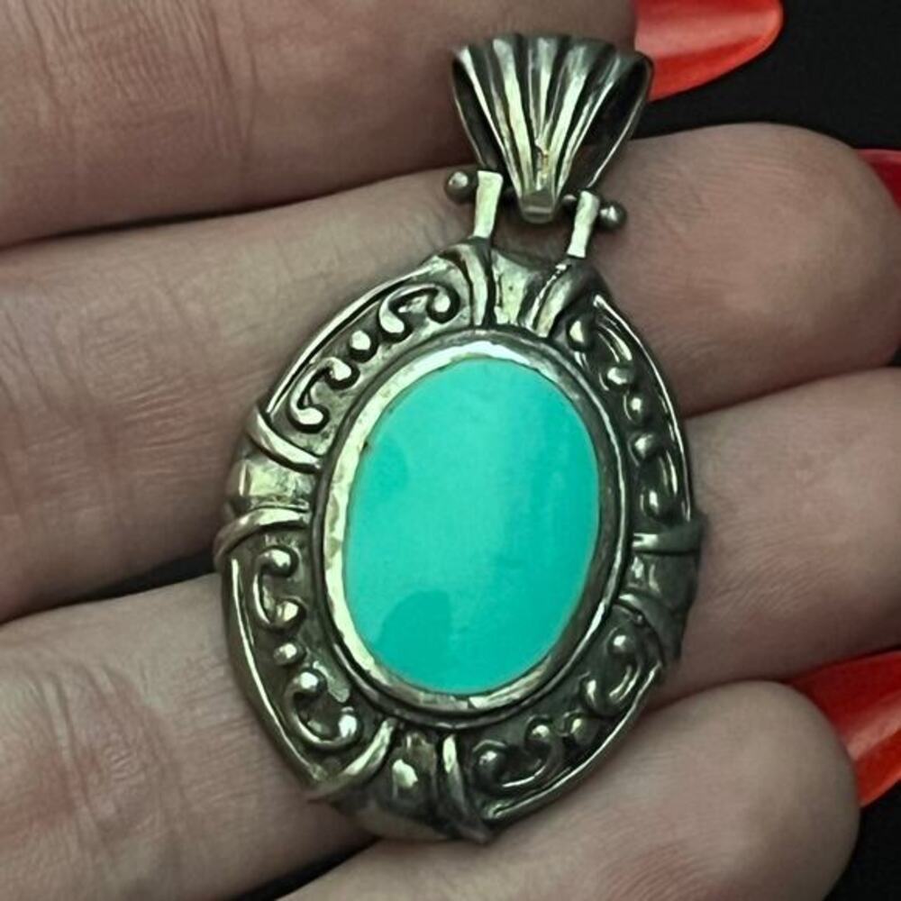 Vintage Blue turquoise cabochon stone 925 sterling silver Thailand oval pendant